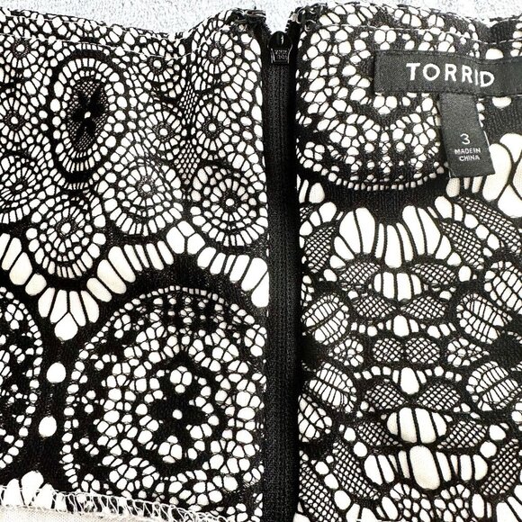 Torrid Skirt Size 3 (22-24) Lace Skater Skirt High Lo Hem Bonded Lace Plus Goth - Picture 14 of 16